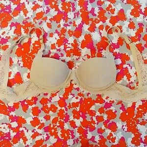 Never worn Stella McCartney bra 32a